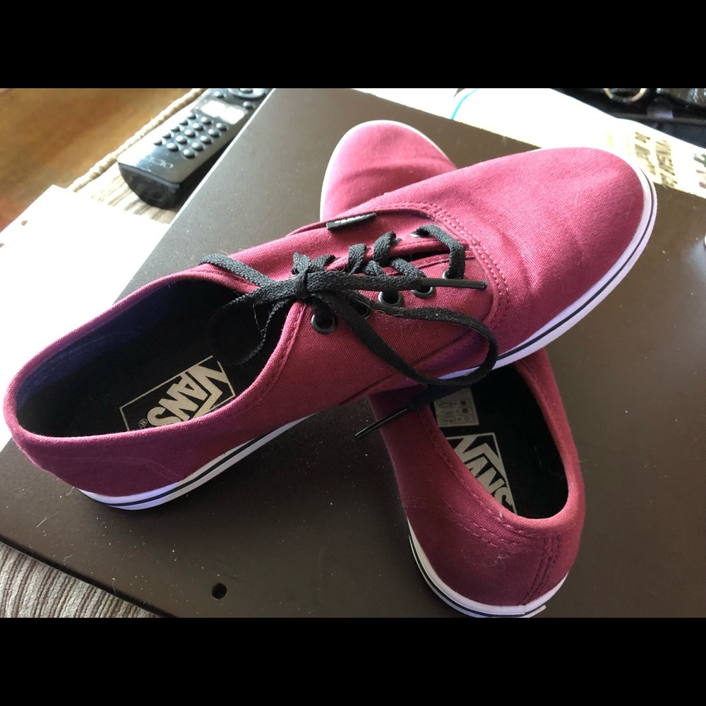 VANS UNISEX skate shoes men-7 woman’s 8.5